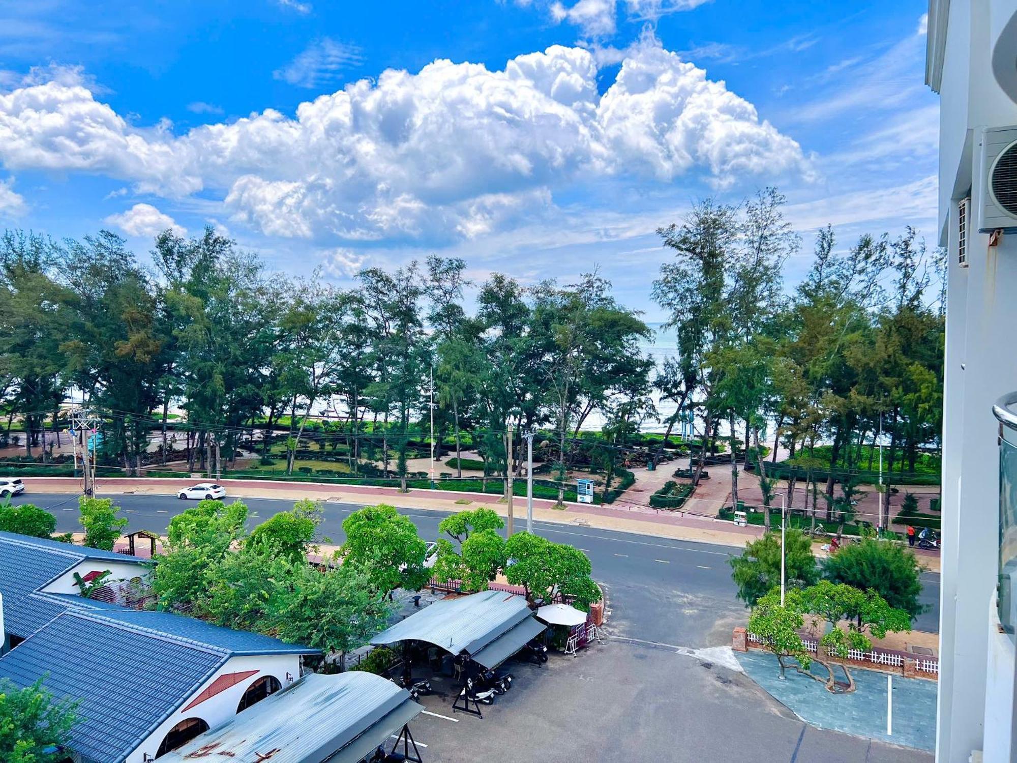 Khach San Binh Minh Hotell Phan Thiet Eksteriør bilde